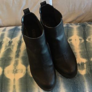 Sam & Libby black ankle booties